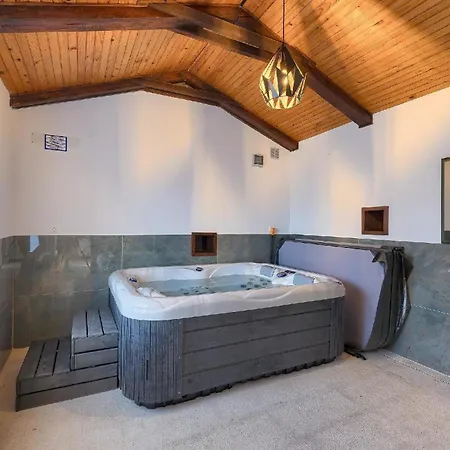 Dom wakacyjny Mit Privatpool Fuer 8 Personen Ca 250 Qm In Klarici, Istrien Binnenland Von Istrien