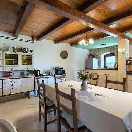 Mit Privatpool Fuer 8 Personen Ca 250 Qm In Klarici, Istrien Binnenland Von Istrien Holiday home Butkovici (Istria)