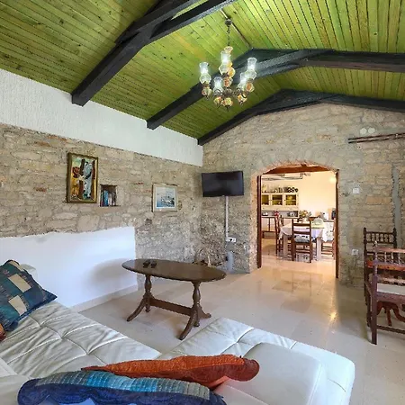 Mit Privatpool Fuer 8 Personen Ca 250 Qm In Klarici, Istrien Binnenland Von Istrien Holiday home