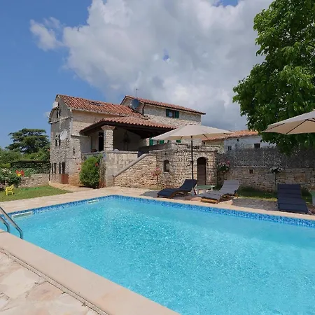 Holiday home Mit Privatpool Fuer 8 Personen Ca 250 Qm In Klarici, Istrien Binnenland Von Istrien Butkovici (Istria)